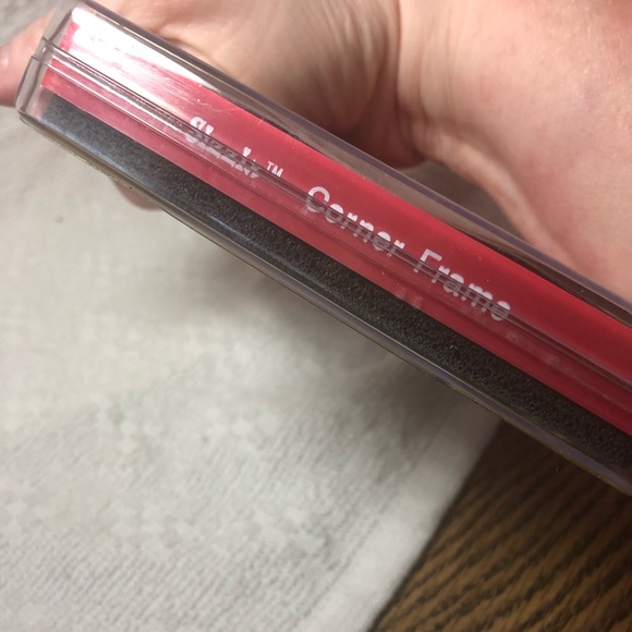 Sizzix die cut Corner Frame 38-0162 - Picture 4 of 7